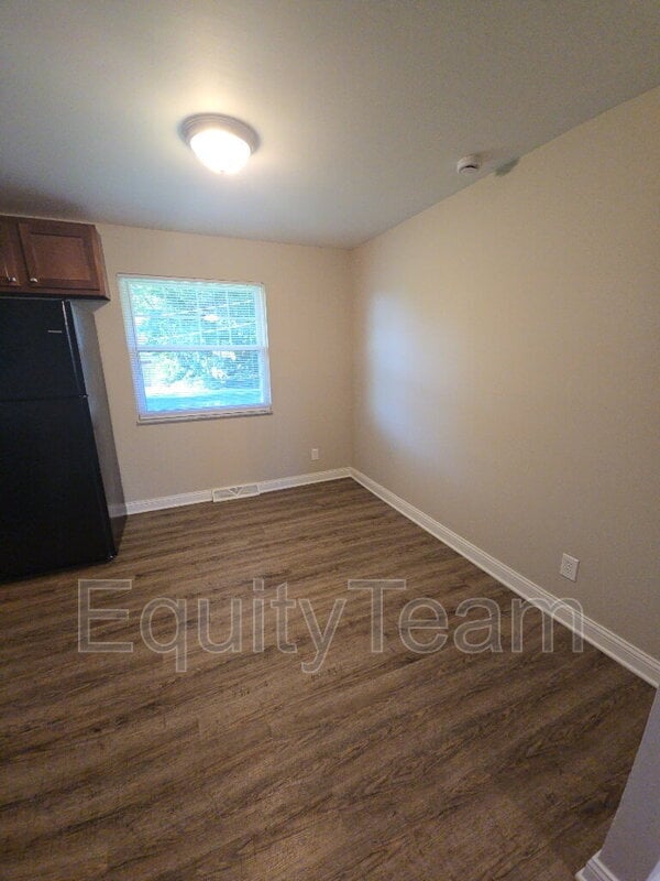 Building Photo - 3517 Mary Ann Dr