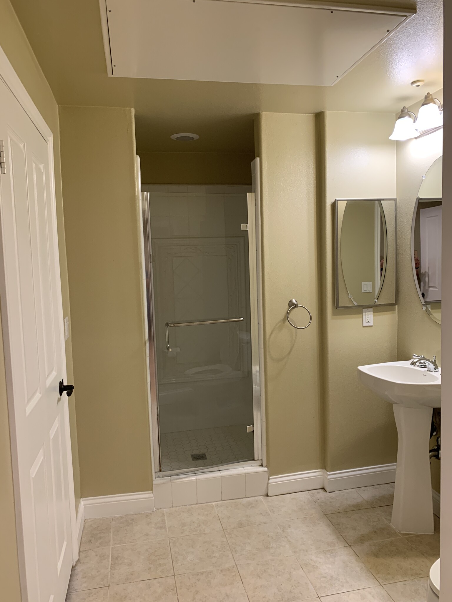 Downstairs bathroom - 12975 Agustin Pl