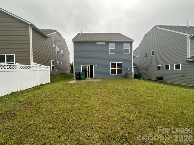 Building Photo - 6020 Hampstead Pond Ln
