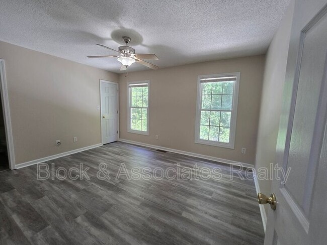 Building Photo - 108 Maple Grove Ct