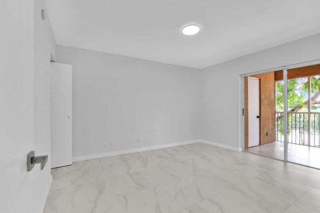 Building Photo - 4005 W McNab Rd