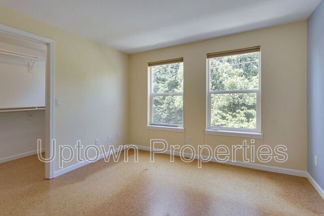 Building Photo - 3706 SW Troy St