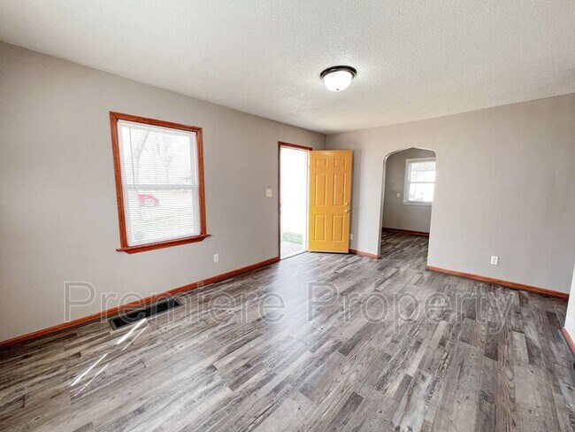 Building Photo - 317 N Huttig Ave