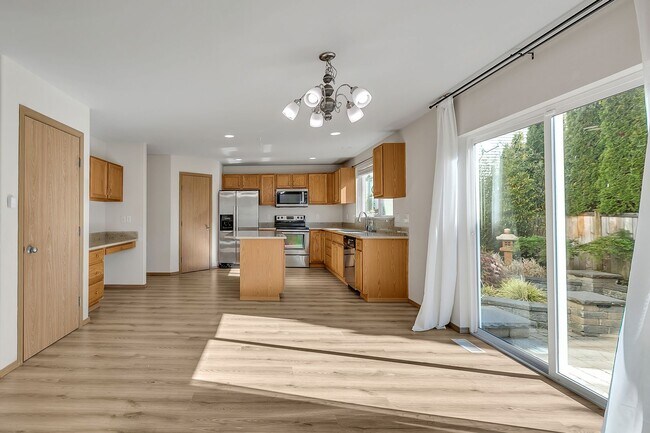 Building Photo - Beautiful Gated Home in Puyallup