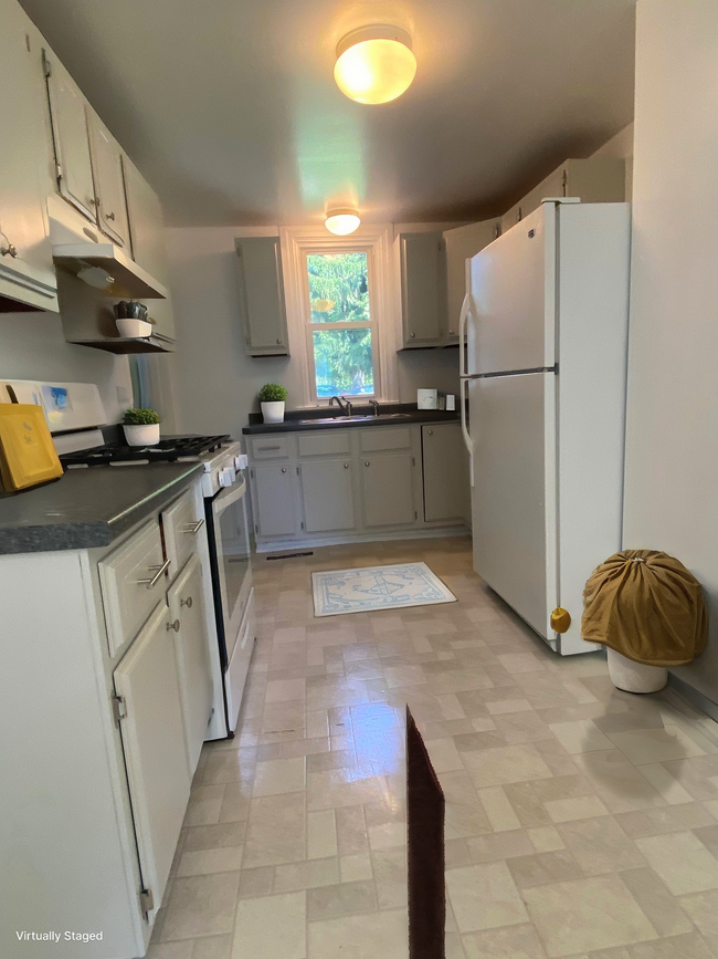 Kitchen - 9 E Maple St