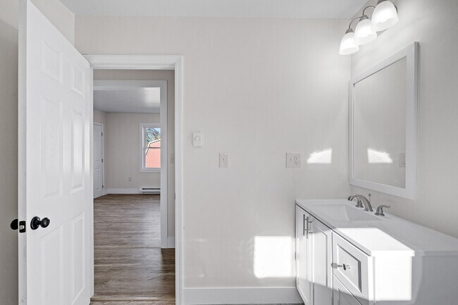 Building Photo - 3 Platt St