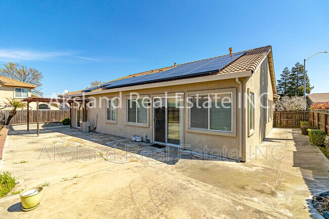 Building Photo - 641 Tracey Jean Ct