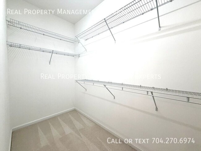 Building Photo - 269 W G St