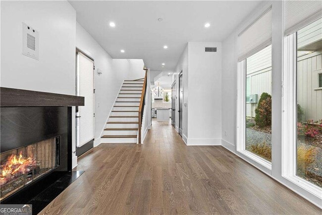 Building Photo - 255 High St