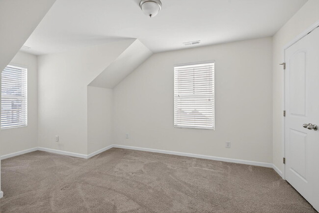 Building Photo - 3625 Tule Spring St