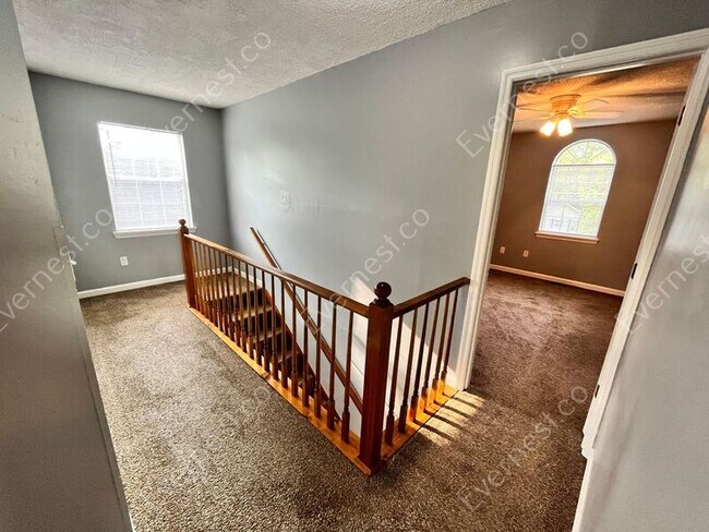 Building Photo - 903 Gordon St