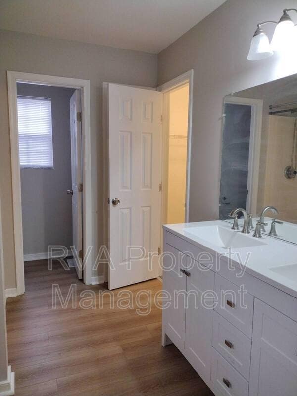 Building Photo - 3902 Birdbrook Dr