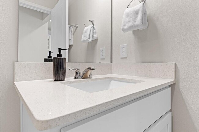 Building Photo - 1667 Delightful Dr