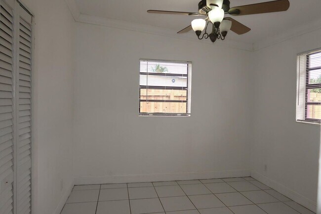 Building Photo - 5624 Purdy Ln