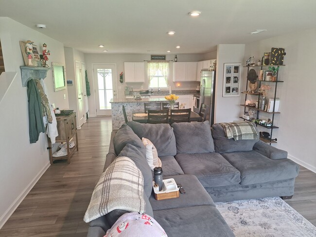 Building Photo - Outstanding Four Bedroom Home Less Than 10...