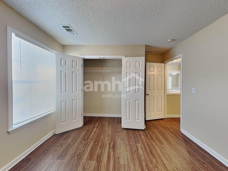 Building Photo - 2208 Sprucewood Dr NW