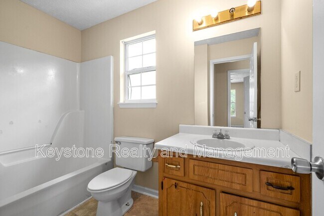 Building Photo - 2080 Carneal Ln