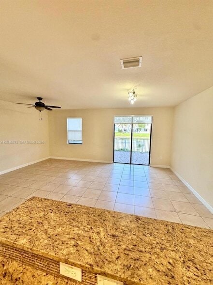 Building Photo - 8965 NW 98th Ave