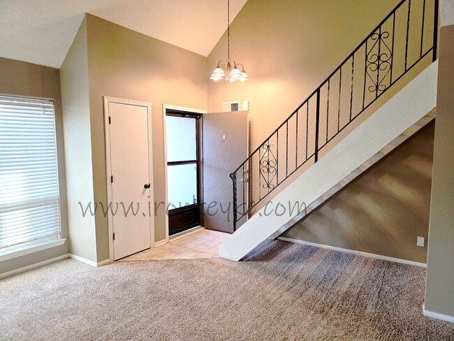 Building Photo - 10176 Haskins St