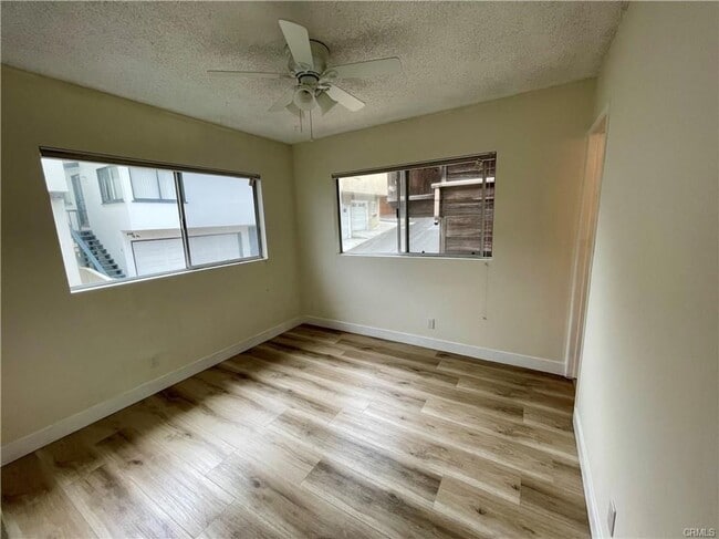 Building Photo - 204 18th St