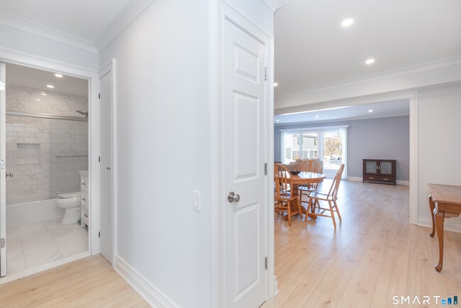 Building Photo - 13 Quincy Close