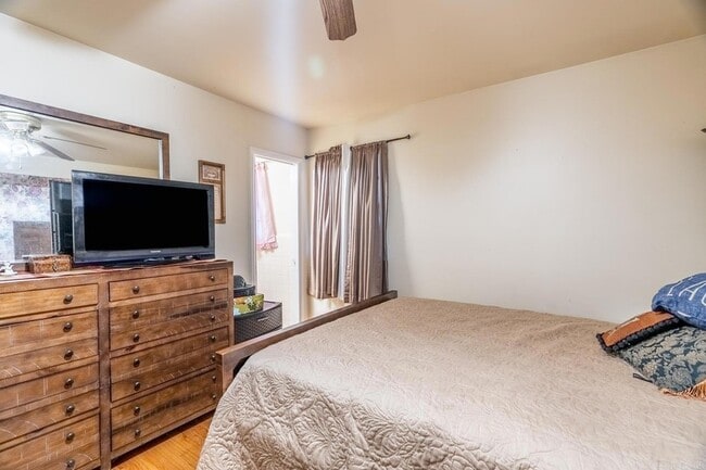 Building Photo - 9720 Brooks Ln