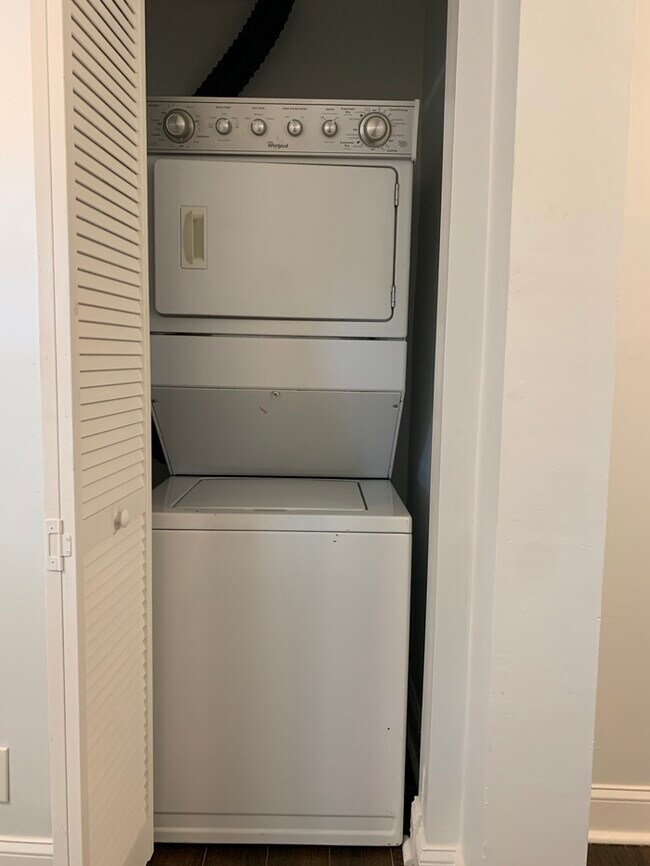 Building Photo - CHARMING KEY WEST HOME