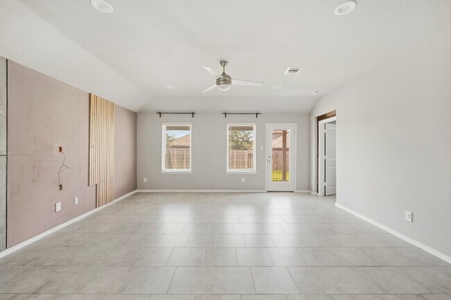 Building Photo - 3525 Pearl Mill Ln