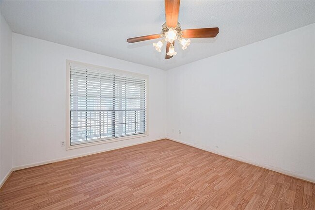 Building Photo - 1311 Antoine Dr