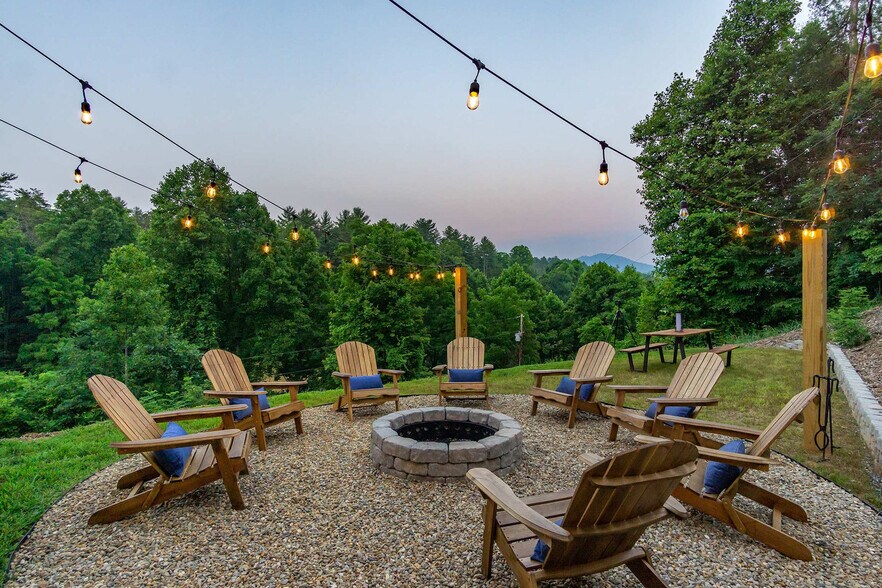 Building Photo - 55 Dogwood Trace
