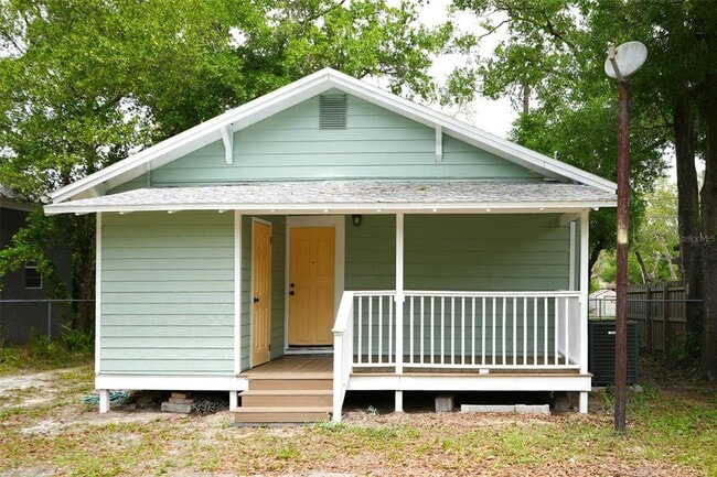 Building Photo - 1221 E Osborne Ave