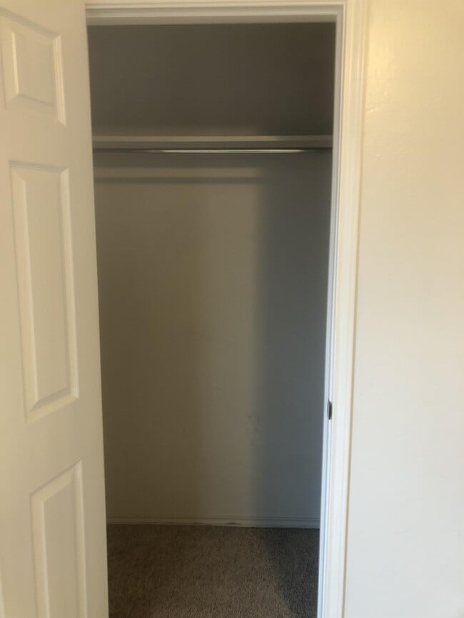 Building Photo - 3400 SE 94th St