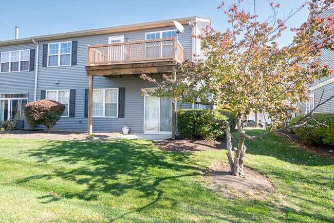 Building Photo - 805 Genesee Dr