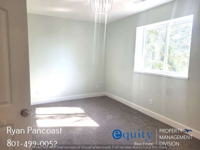 Building Photo - 3076 N 325 W