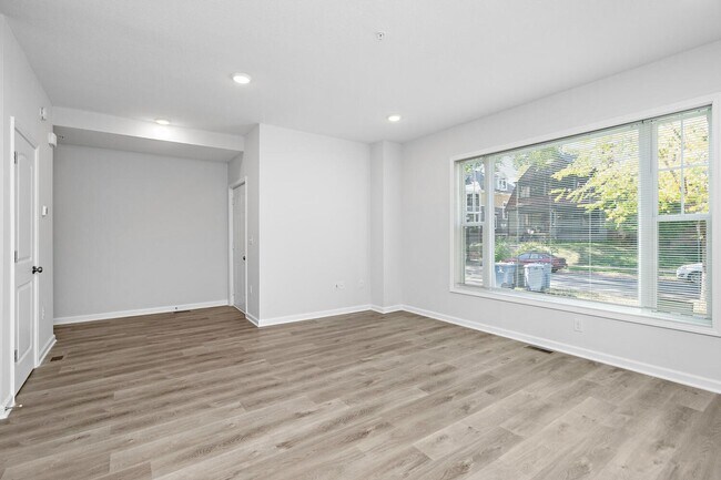 Building Photo - 2109 Aldrich Ave S