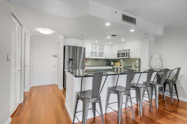 Building Photo - 3912 S Ocean Blvd