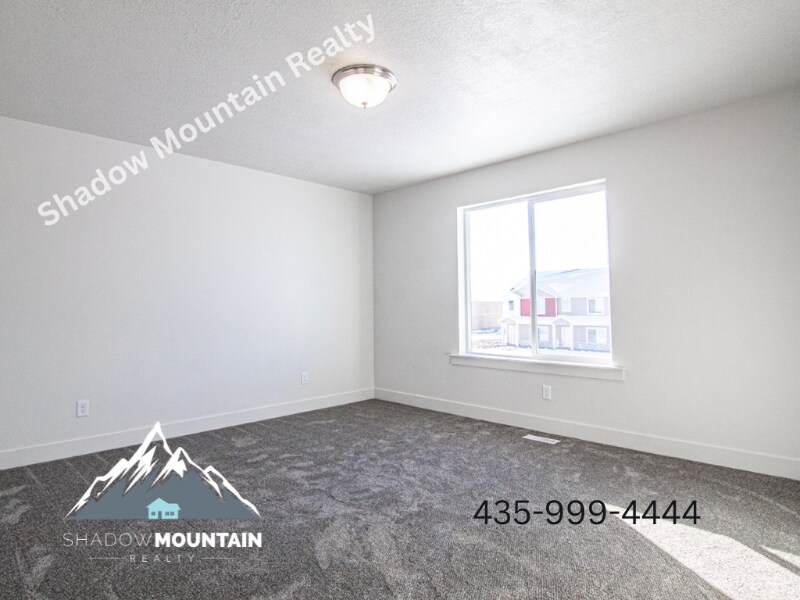 Building Photo - 358 S 1540 E