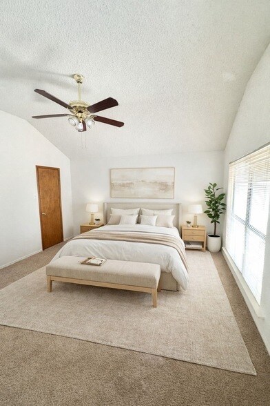 Building Photo - 700 Retriever Ln