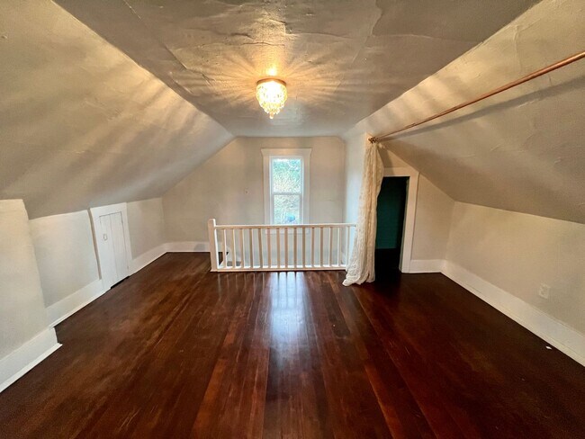 Building Photo - Phinney Ridge Cottage