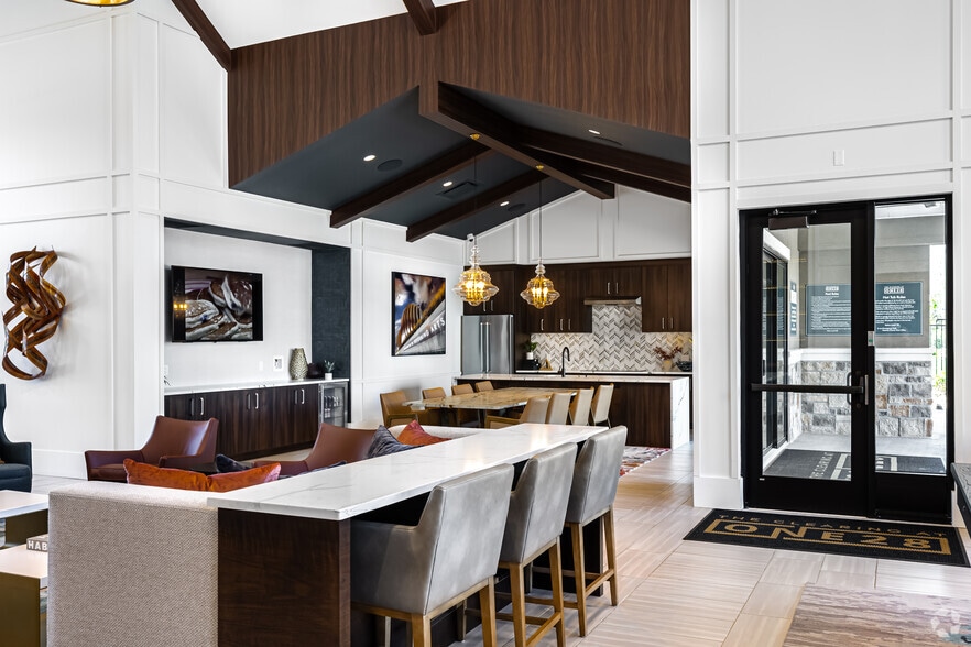 Primary Photo - MAA ONE28