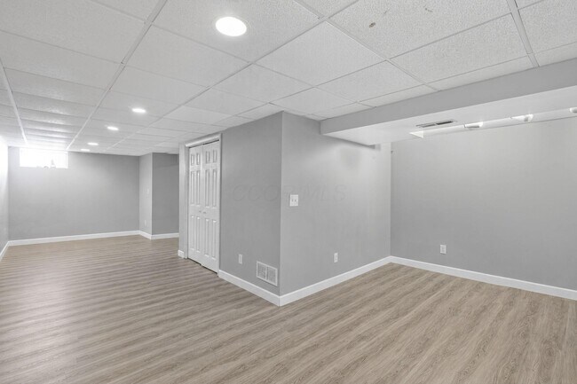 Building Photo - 9166 Windy Creek Dr