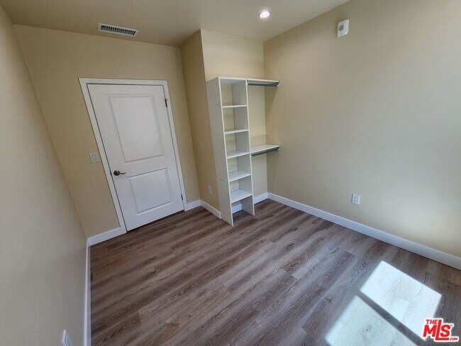 Building Photo - 2726 Cochran Ave