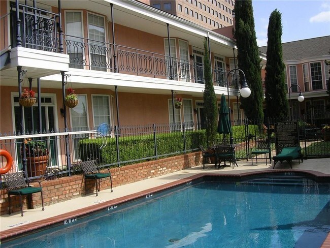 Building Photo - 3208 Cole Ave