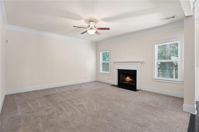 Building Photo - 165 Regency Pl