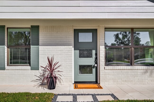 Building Photo - 9242 Autauga St