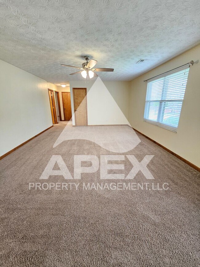 Building Photo - Beautiful 3 Bd/2 Ba Brick Single Family Home w/2-Car Garage in Powell!