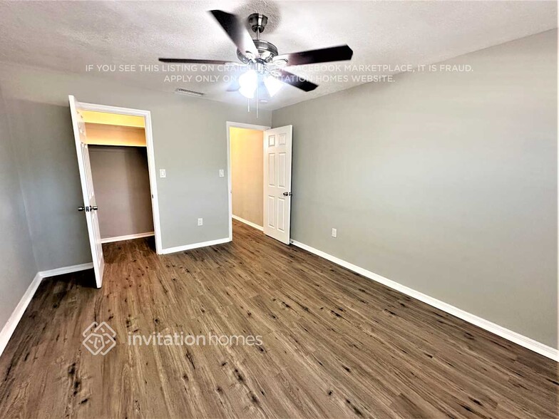 Building Photo - 5521 Westbury Dr