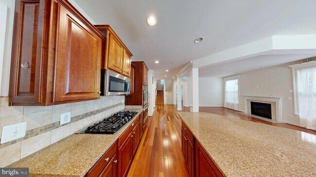 Building Photo - 3041 Moore Ln