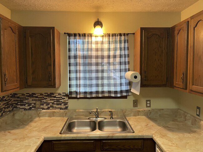 Building Photo - 2511 Skyland Trail NE