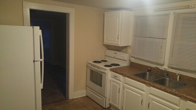 Building Photo - 2021 Webster Rd